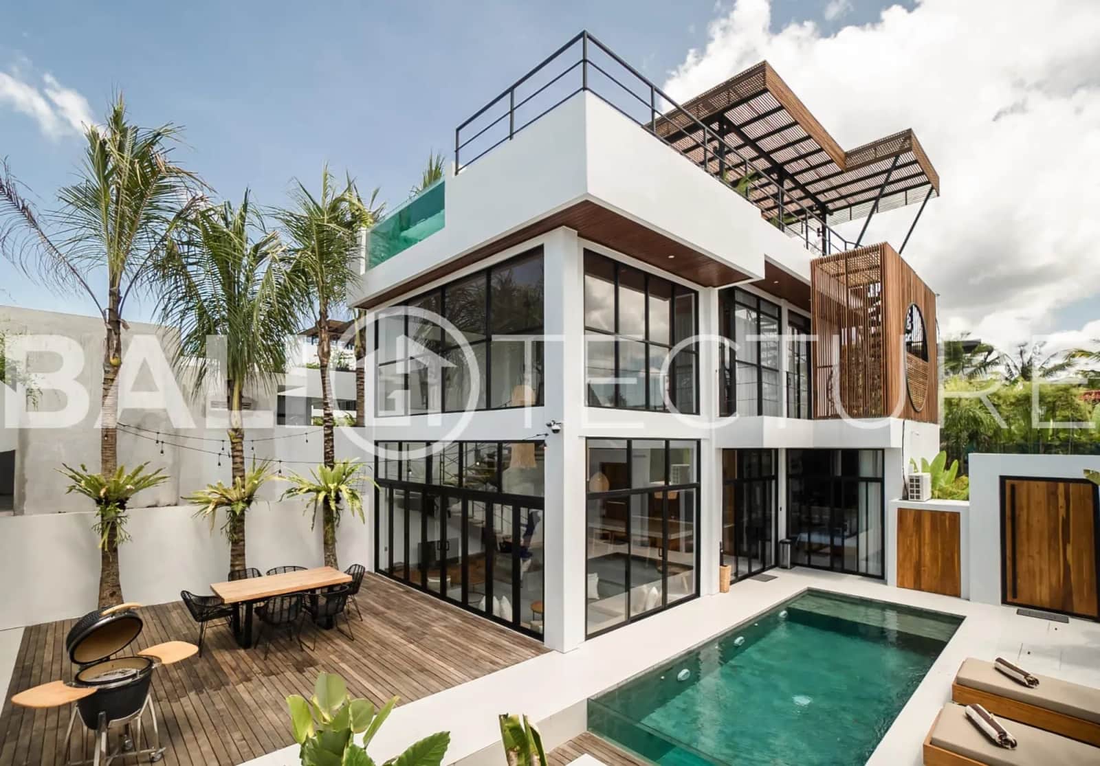 Luxurious 4-Bedroom Villa with ocean view in Pererenan, Bali