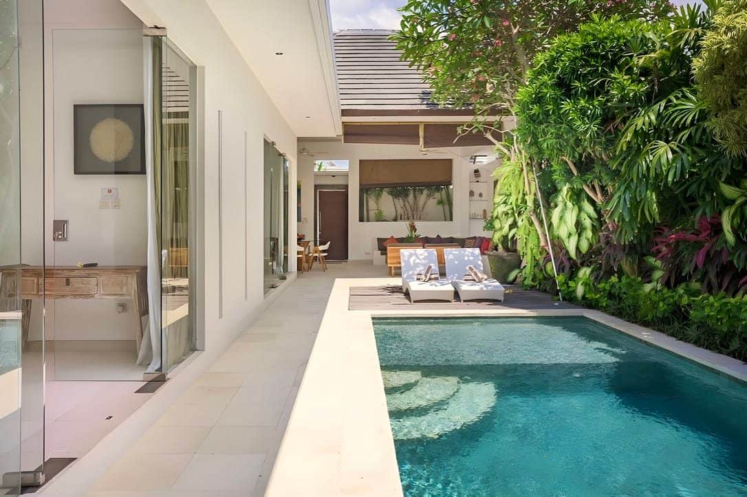 Modern Tropical 2 Bedrooms Villa for Sale Leasehold in Seminyak