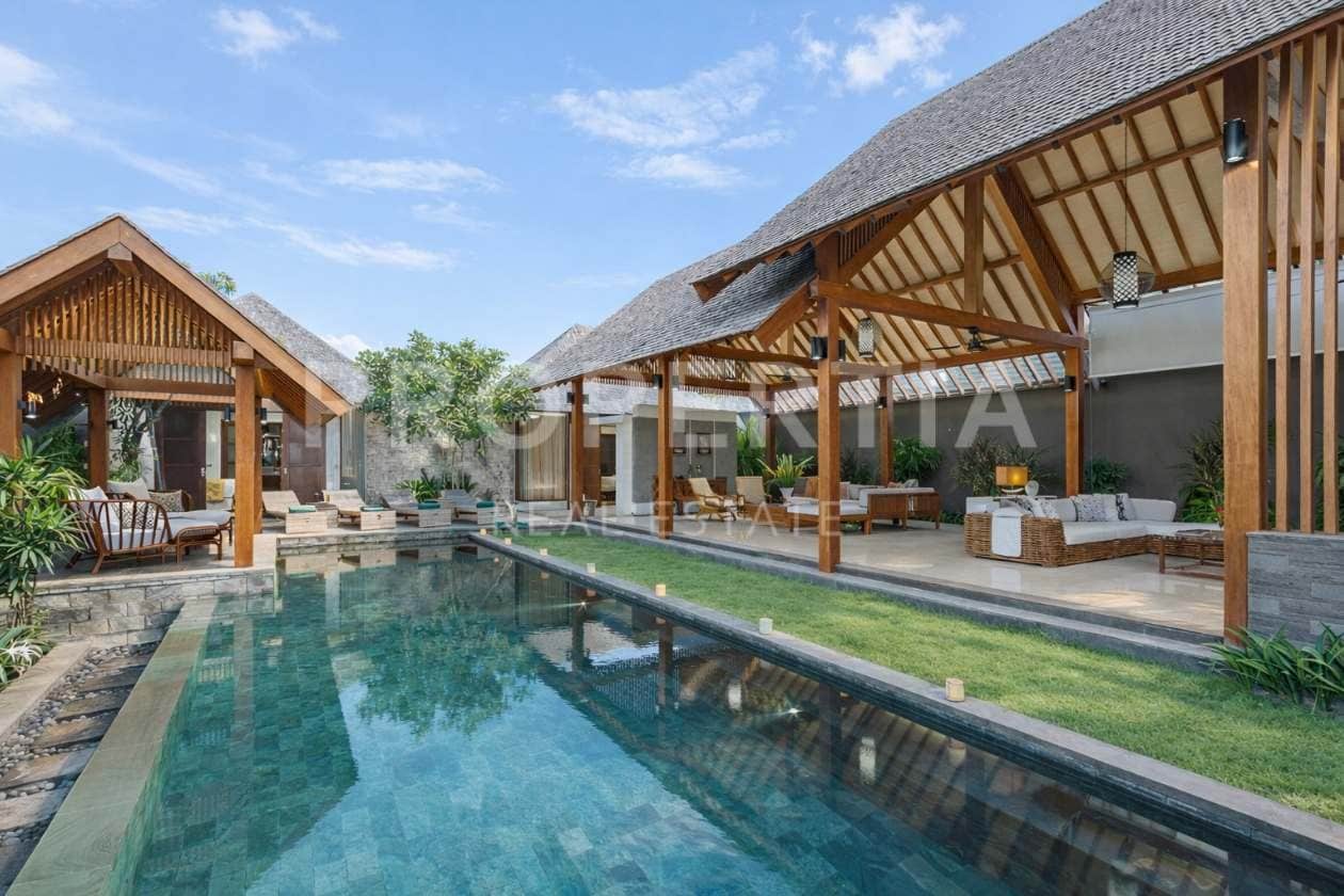 Stylish Tropical 4-Bedroom Villa in Umalas