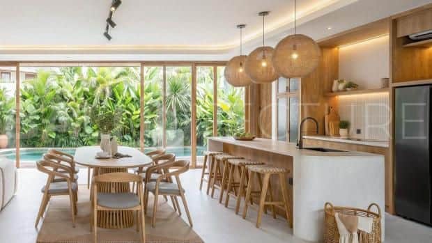4-bedroom leasehold villa in Canggu — photo 3 of 5