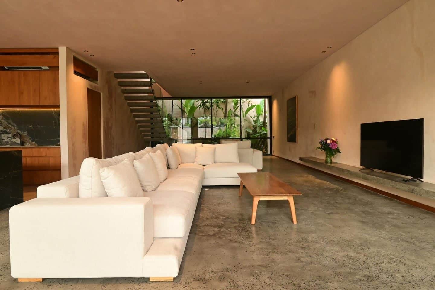 4-bedroom leasehold villa in Pererenan — photo 2 of 5