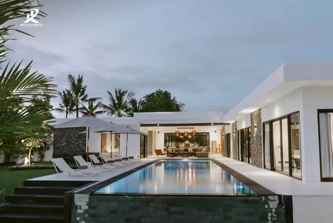 Luxury 4BR Rice Field Villa for Leasehold in Cemagi Near Beach