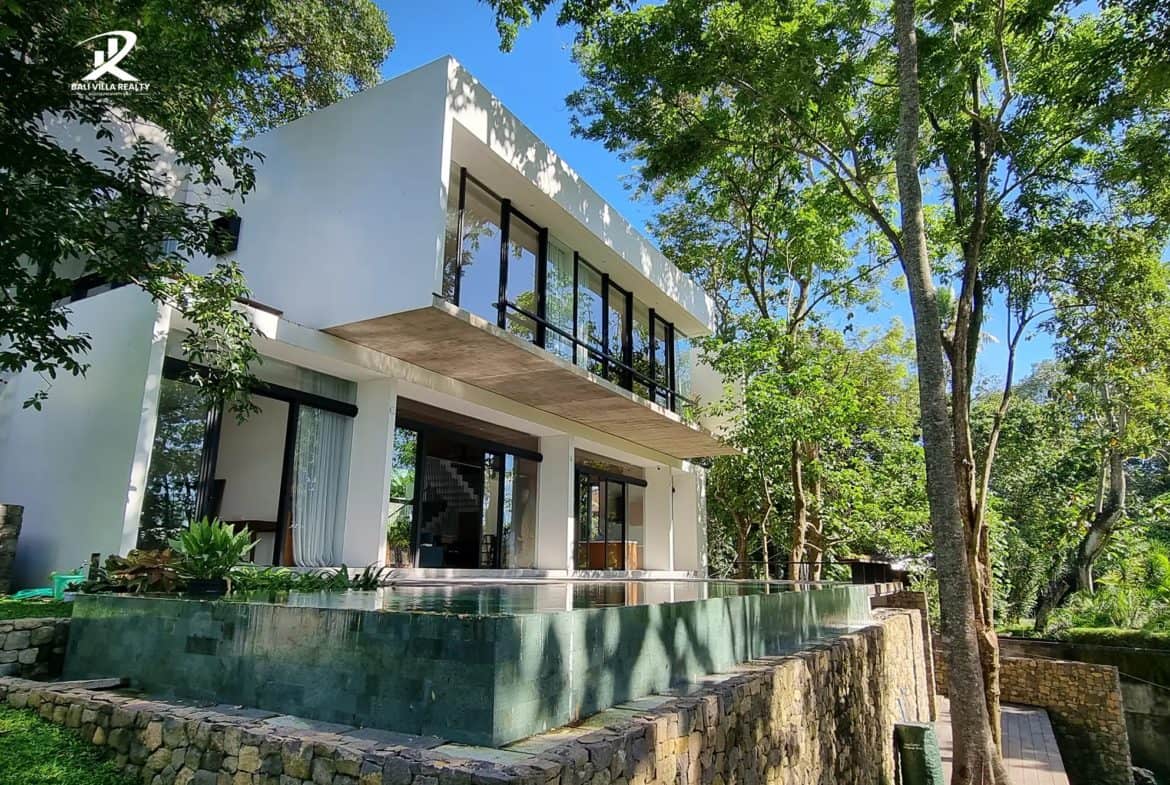Modern 4BR Freehold Jungle View Villa in Kedungu