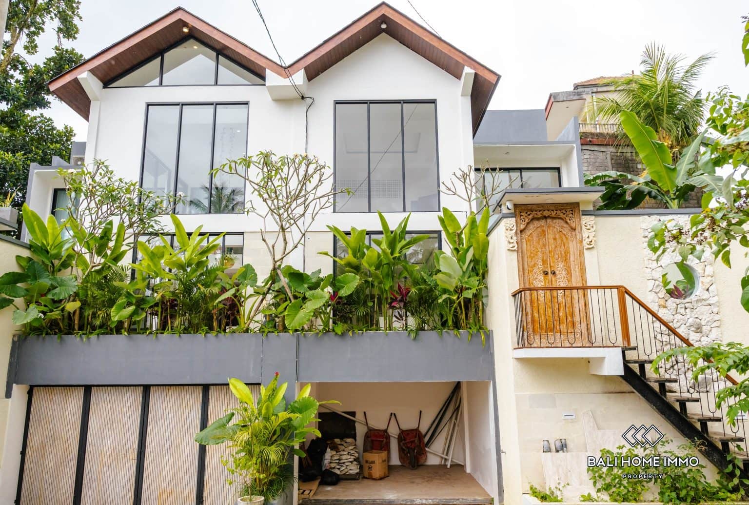 Unfurnished 3 Bedrooms Villa with jungle view for sale in Pejeng - RF11408B