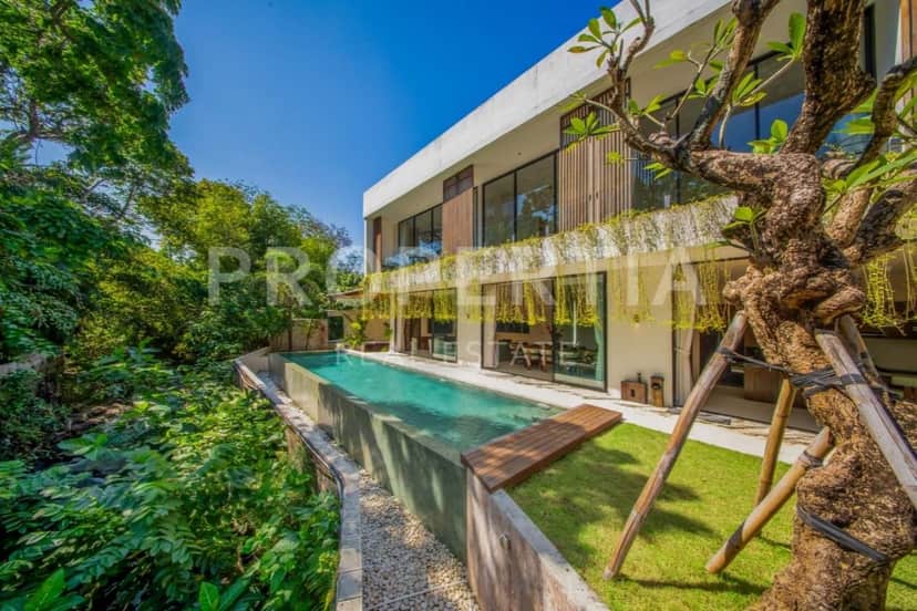 4-bedroom freehold villa in Pererenan — photo 3 of 5