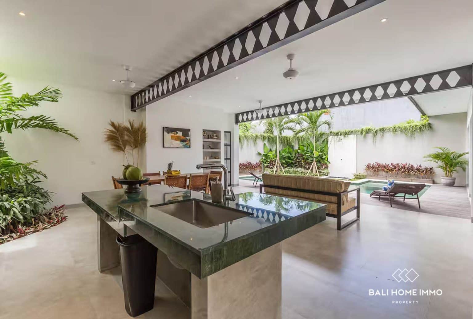 3-bedroom leasehold villa in Canggu — photo 4 of 5