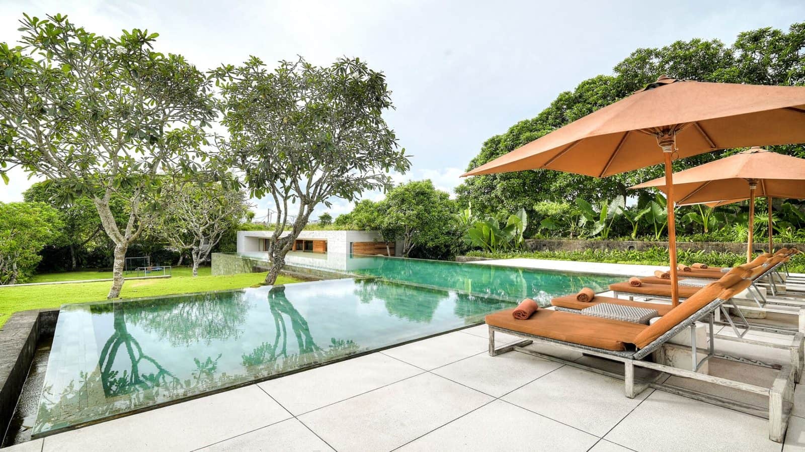 5-bedroom freehold villa in Pererenan — photo 2 of 5