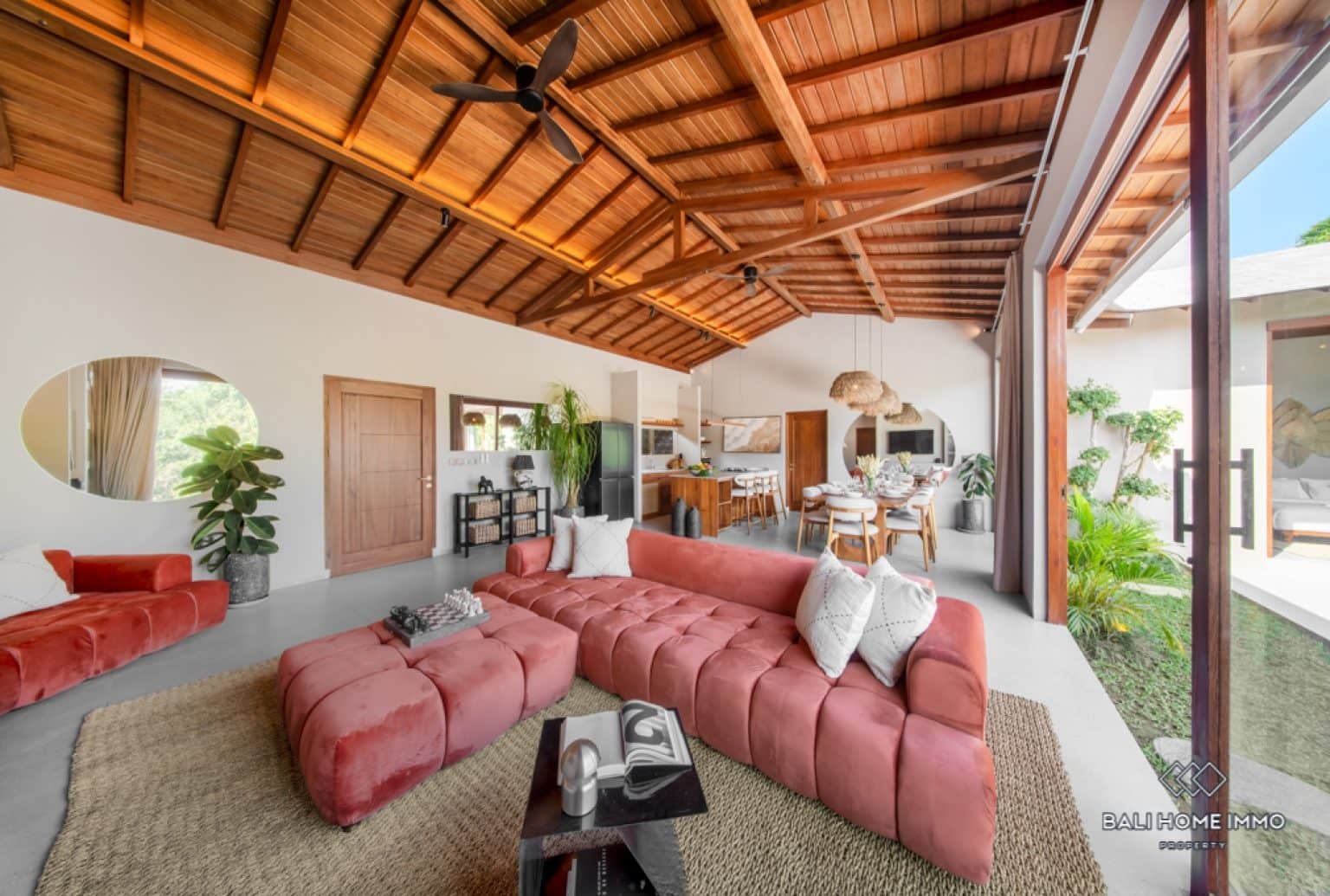 4-bedroom leasehold villa in Buduk/Mengwi — photo 3 of 5