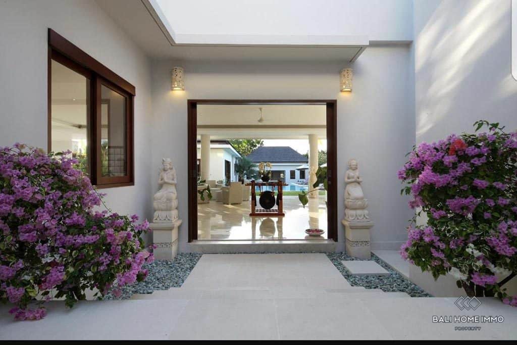 5-bedroom freehold villa in Canggu — photo 3 of 5