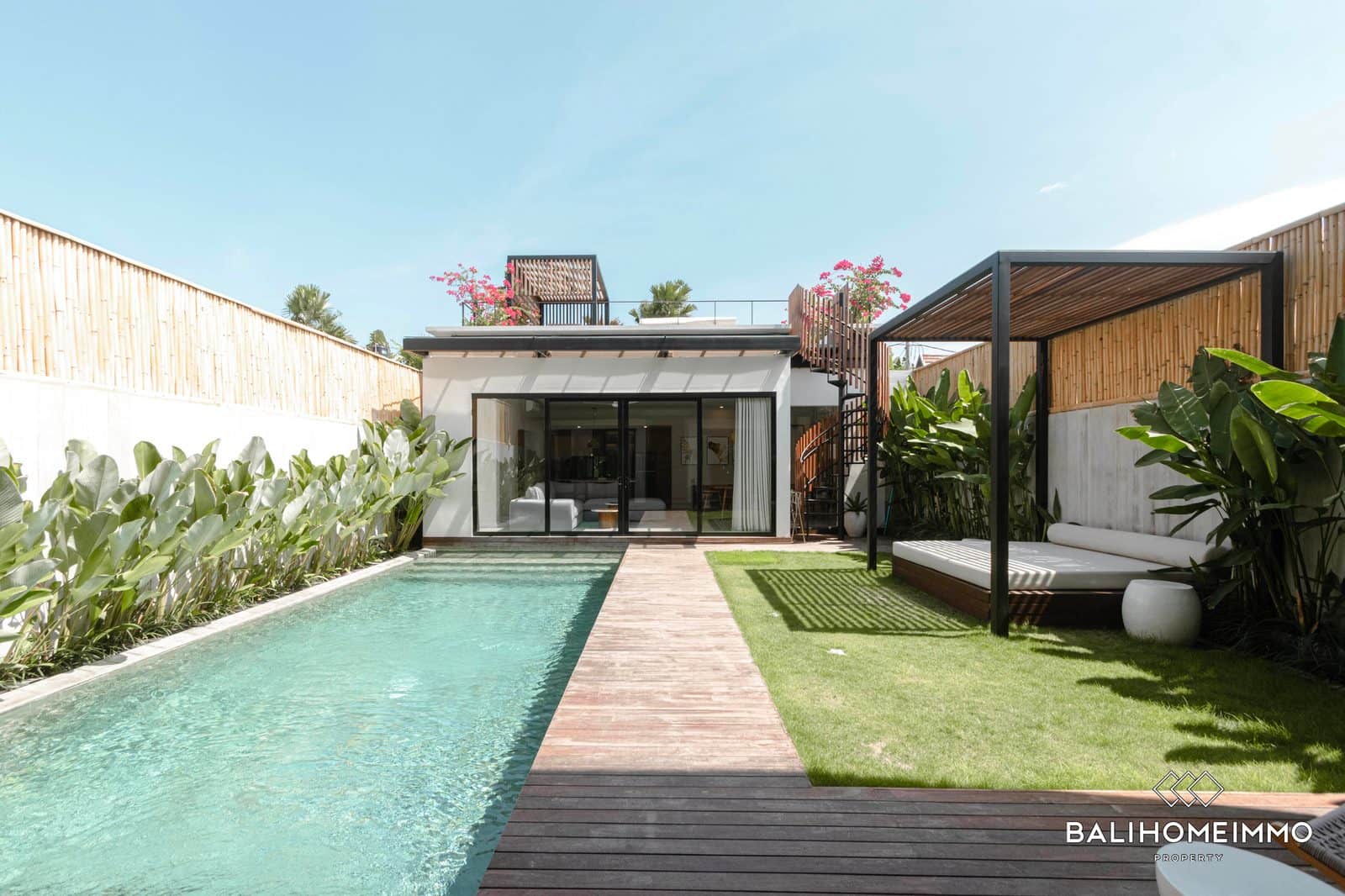 Stunning 4 Bedroom Villa for Sale Leasehold in Bali Canggu Batu Bolong