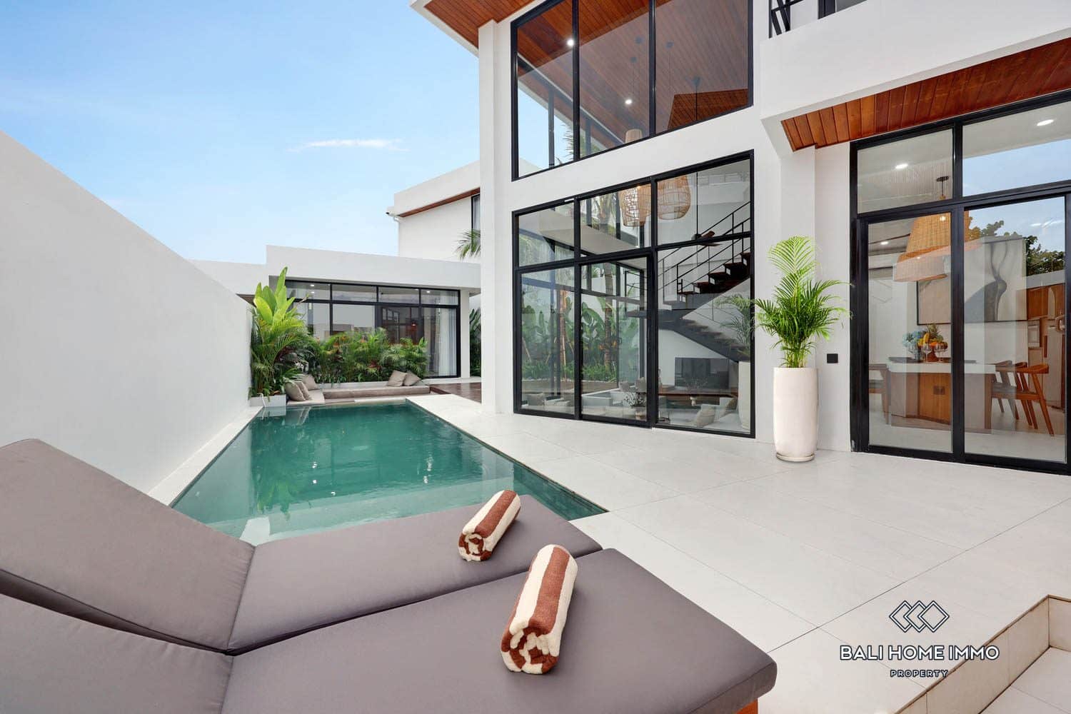 4-bedroom leasehold villa in Pererenan — photo 2 of 5