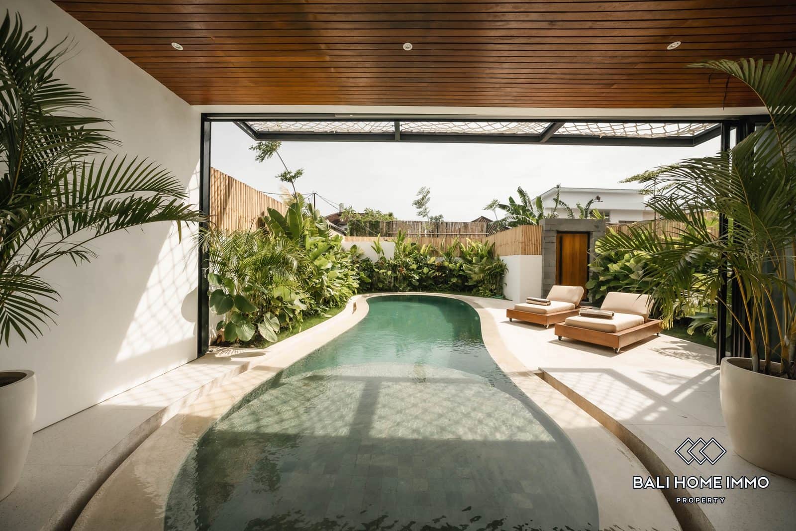 4-bedroom leasehold villa in Canggu — photo 3 of 5