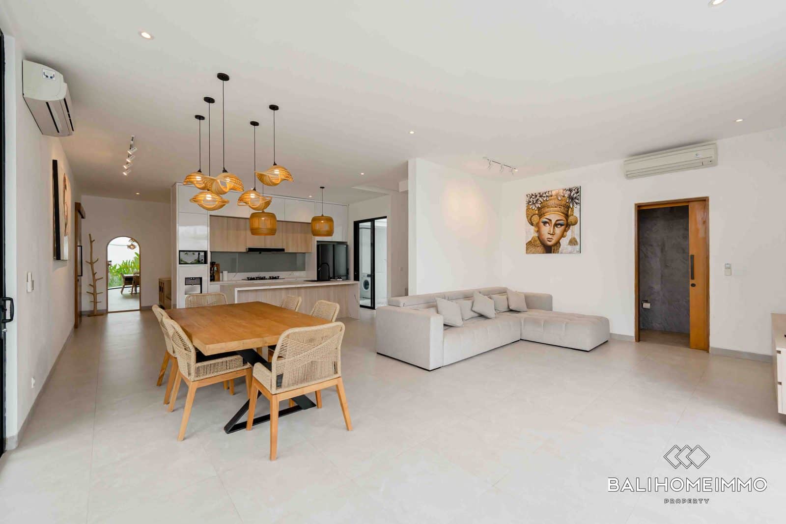 3-bedroom freehold villa in Seminyak — photo 3 of 5