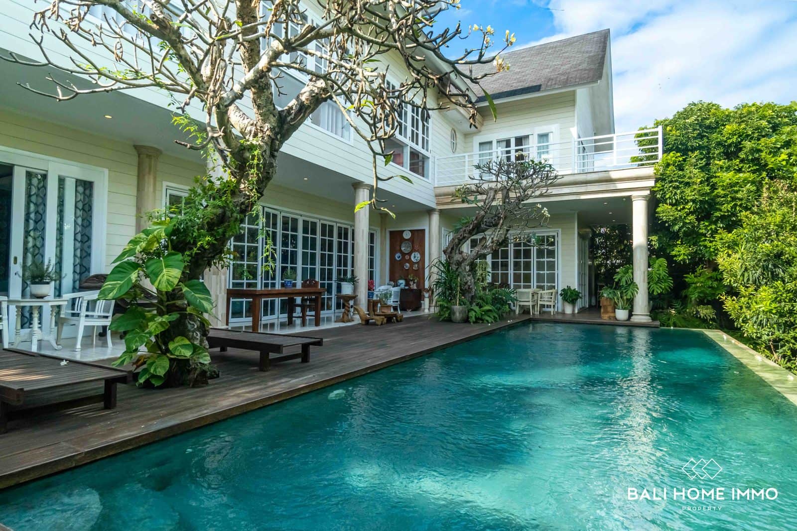 Spacious 5 Bedroom Villa for Sale and Rent in Bali Umalas