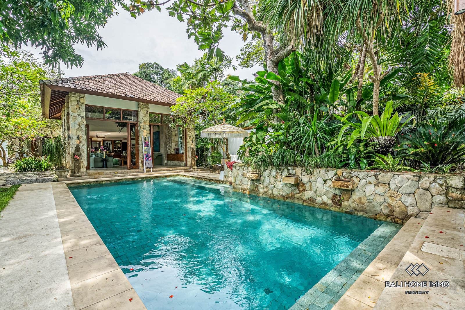 Exquisite 8 Bedroom Villa for Sale Leasehold Near Double Six Bali Seminyak