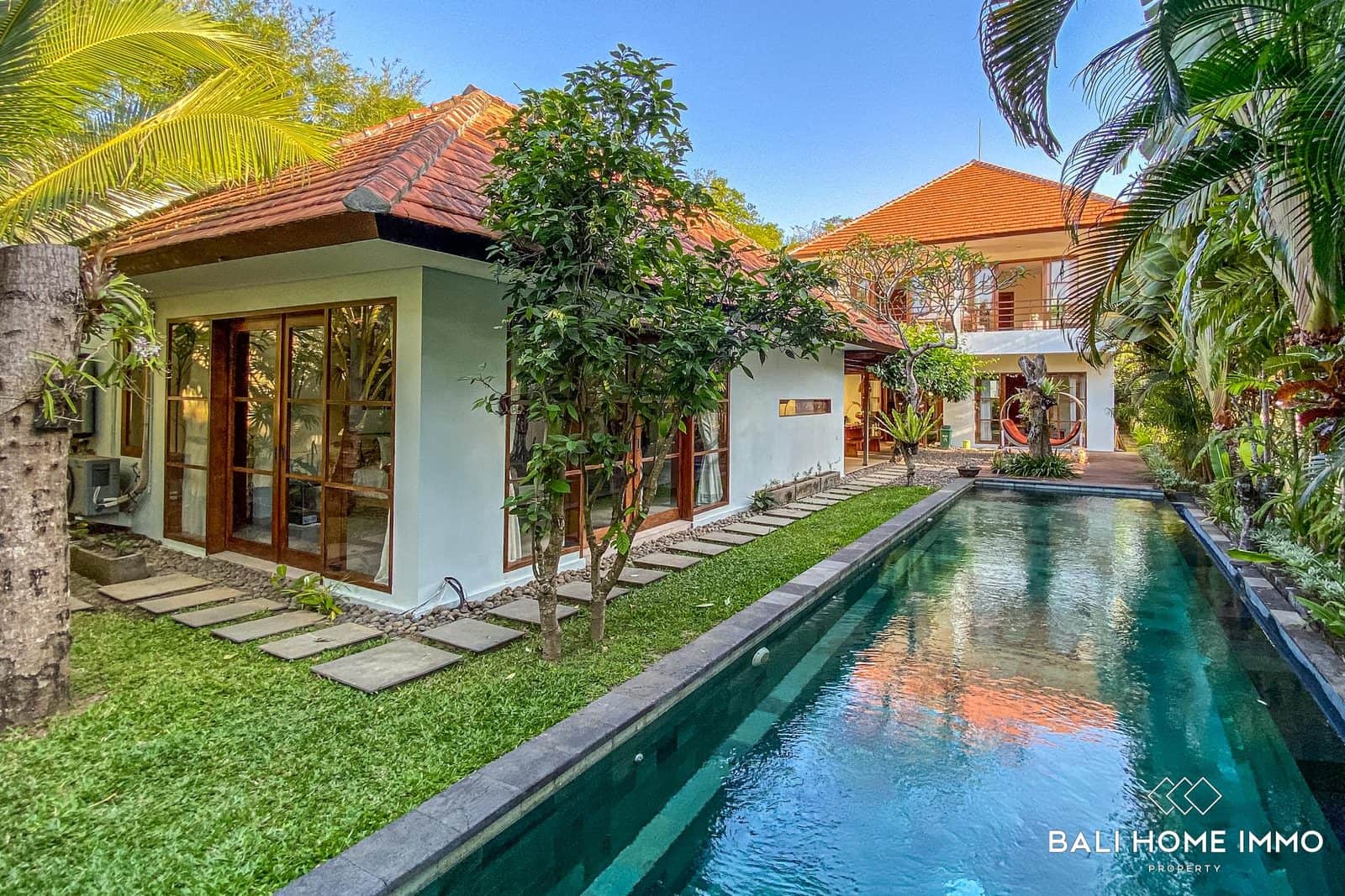 3 Bedroom Villa with studio included for Sale in Bali Bukit Peninsula Uluwatu Ungasan
