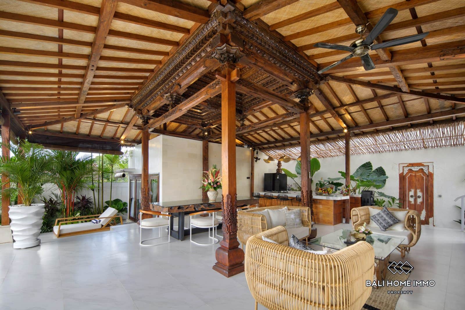 5-bedroom leasehold villa in Canggu — photo 2 of 5