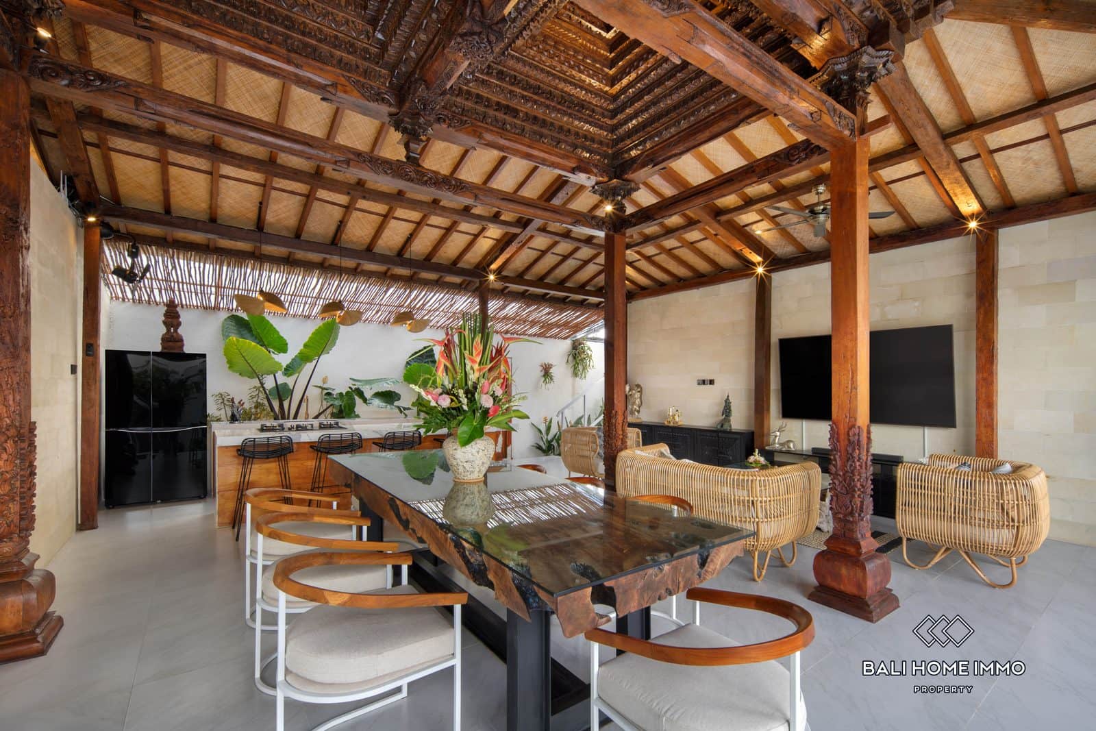 5-bedroom leasehold villa in Canggu — photo 3 of 5