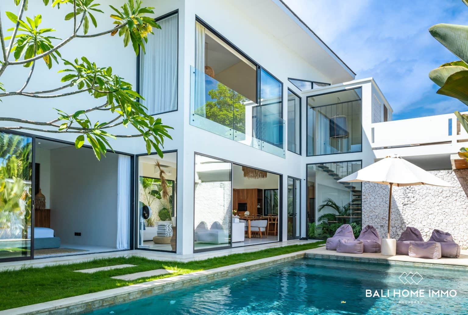 Stunning 4 bedroom modern villa for Sale in Seminyak Double Six