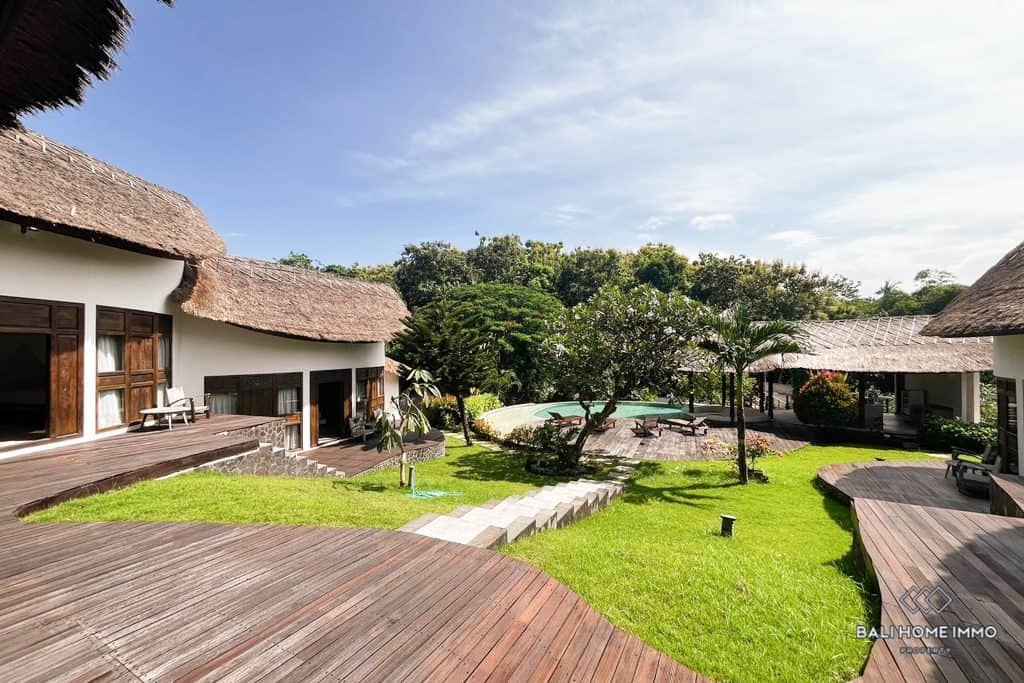 6 Bedroom Family Villa with a Spacious Garden for Sale in Canggu Bali