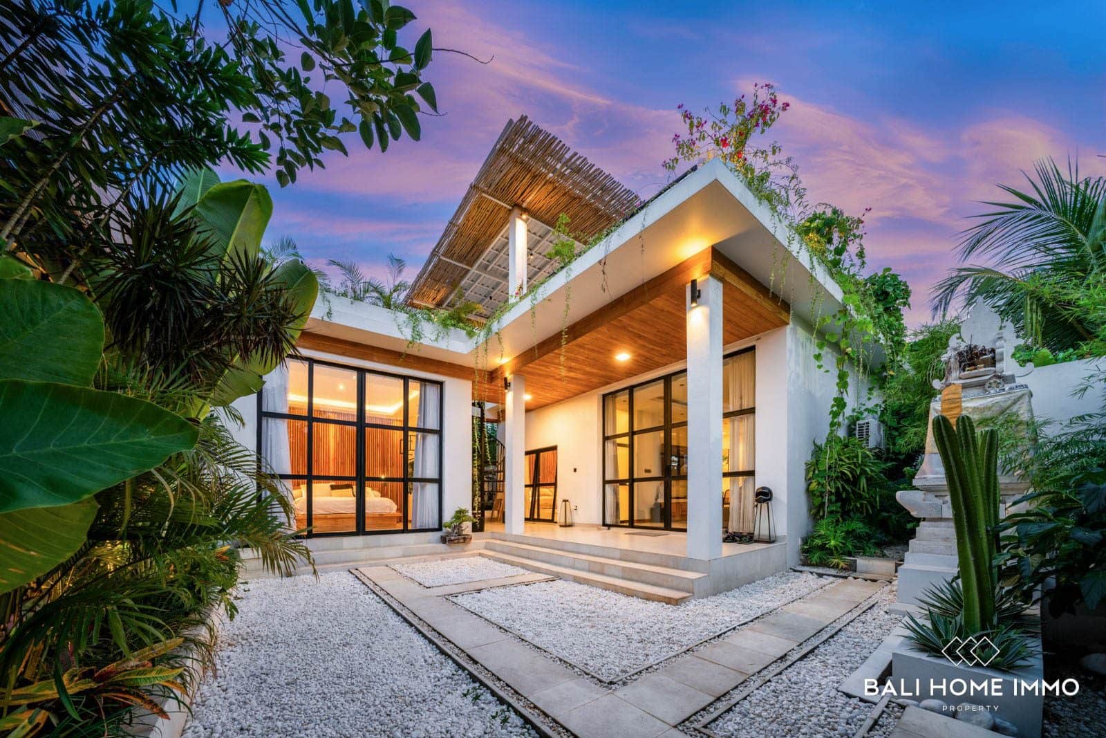 3 Bedroom villa for sale leasehold near Nyang Nyang Beach Uluwatu Bali