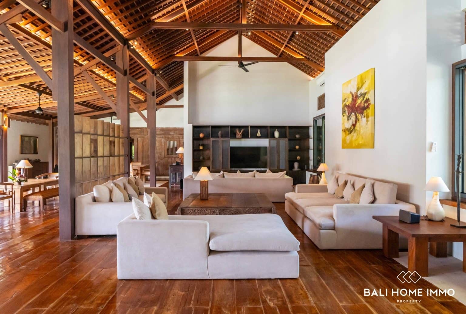 5-bedroom freehold villa in Pererenan — photo 2 of 5