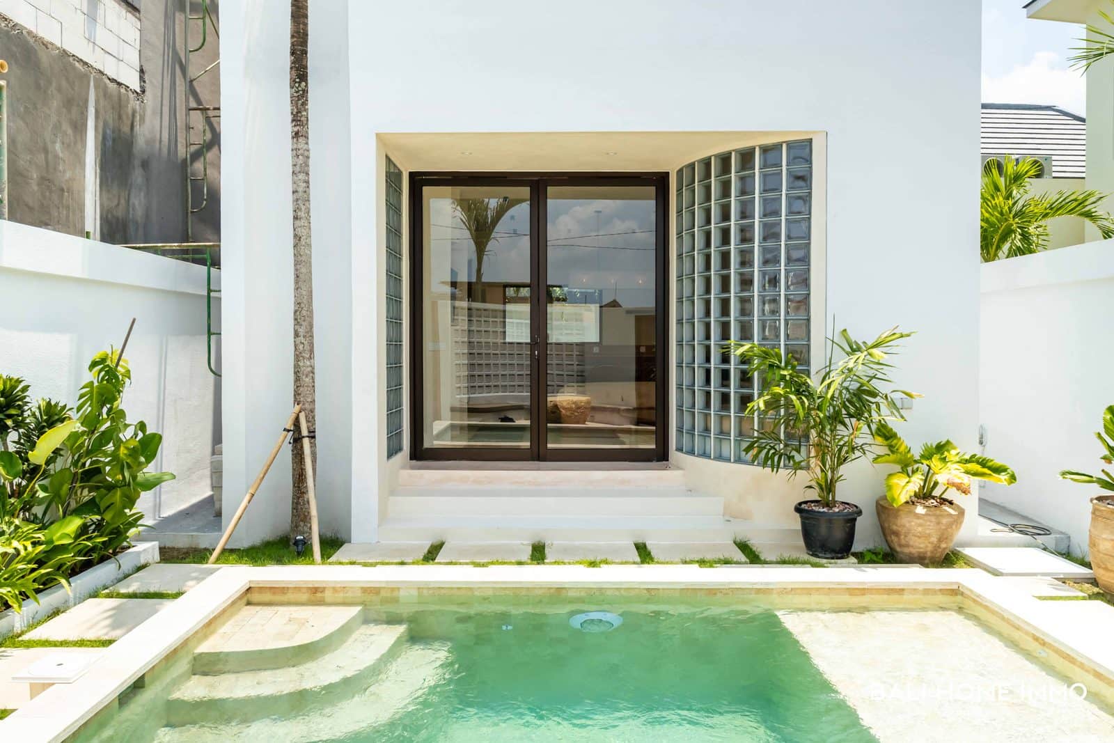 Brand new 1 Bedroom Villa for sale leasehold in Bali Padonan