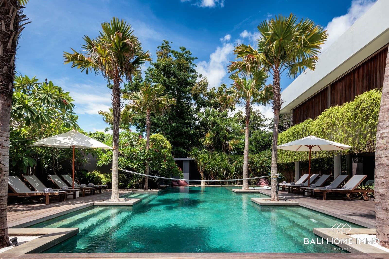 Well Designed 9 Bedrooms Villa for Sale Leasehold in Uluwatu Near Bingin Beach
