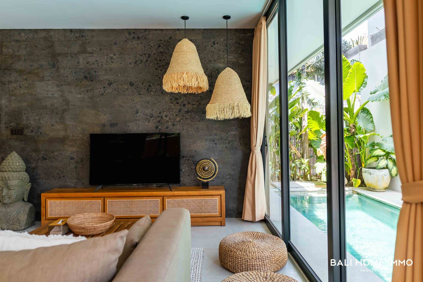 4-bedroom leasehold villa in Canggu — photo 2 of 5