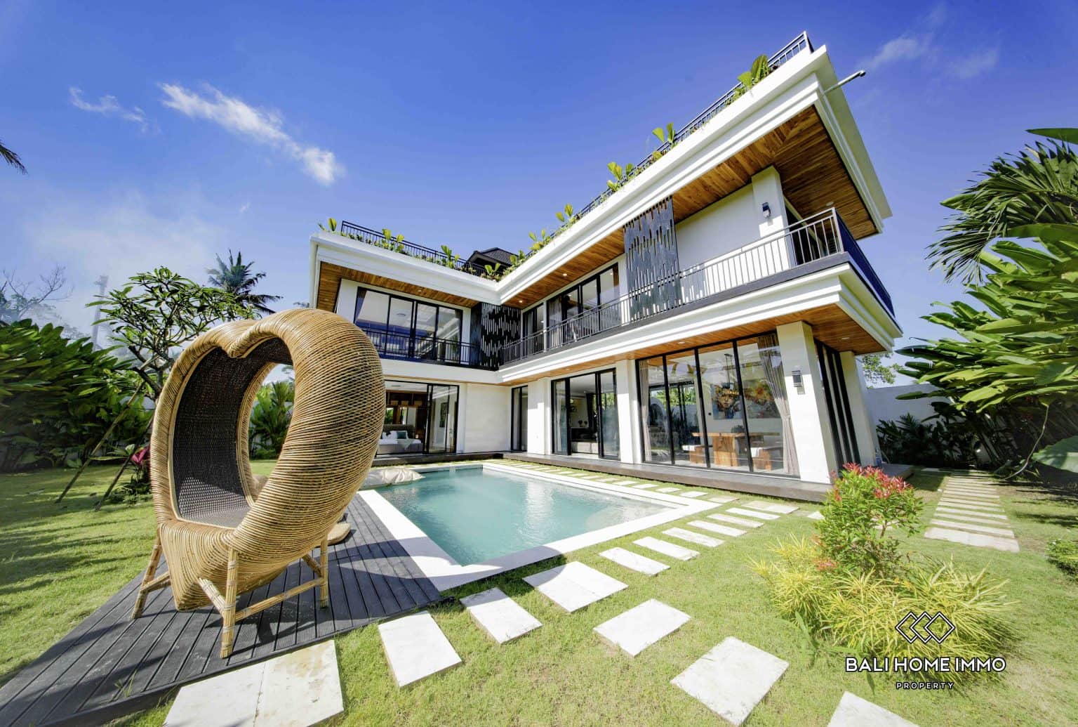 Stunning 5 Bedroom villa for sale and rent in Bali Ubud