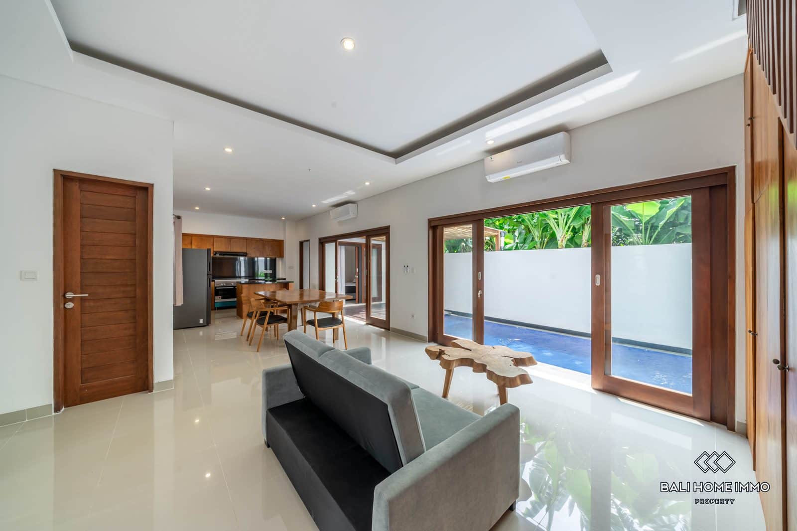 4-bedroom freehold villa in Canggu — photo 3 of 5