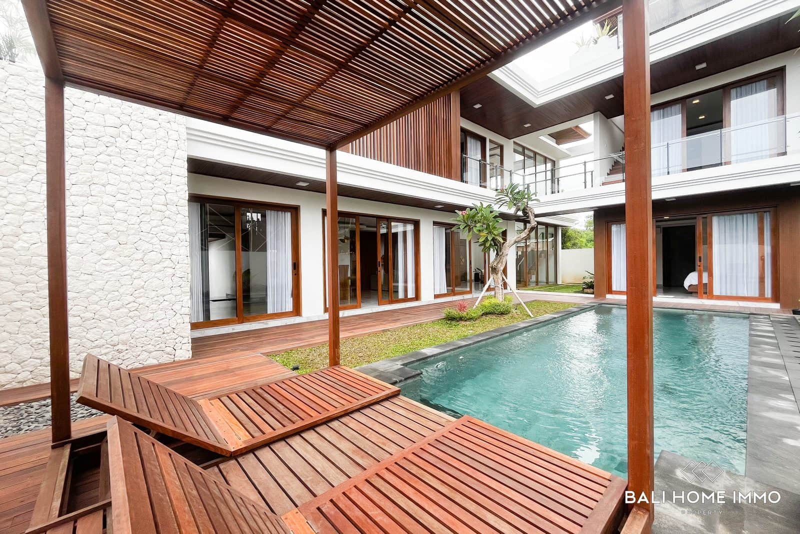 Brand New 4 Bedrooms Villa for Sale and Rent in Bali Nusa Dua