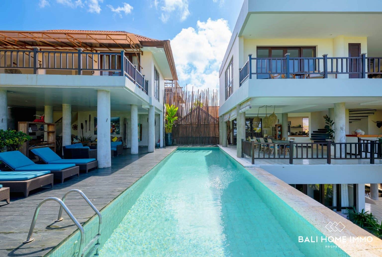 Stunning Traditional 9 Bedroom Ocean View Haven for Sale in Melasti