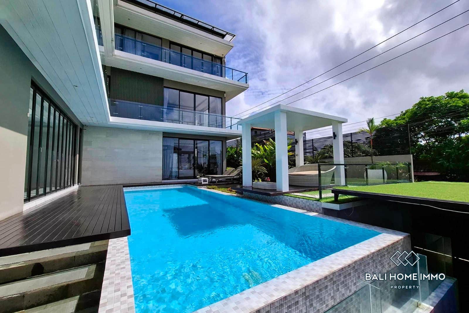 Spacious 5 Bedroom Ocean View Villa for Sale Freehold and Rent in Ungasan – Unmatched Tranquility