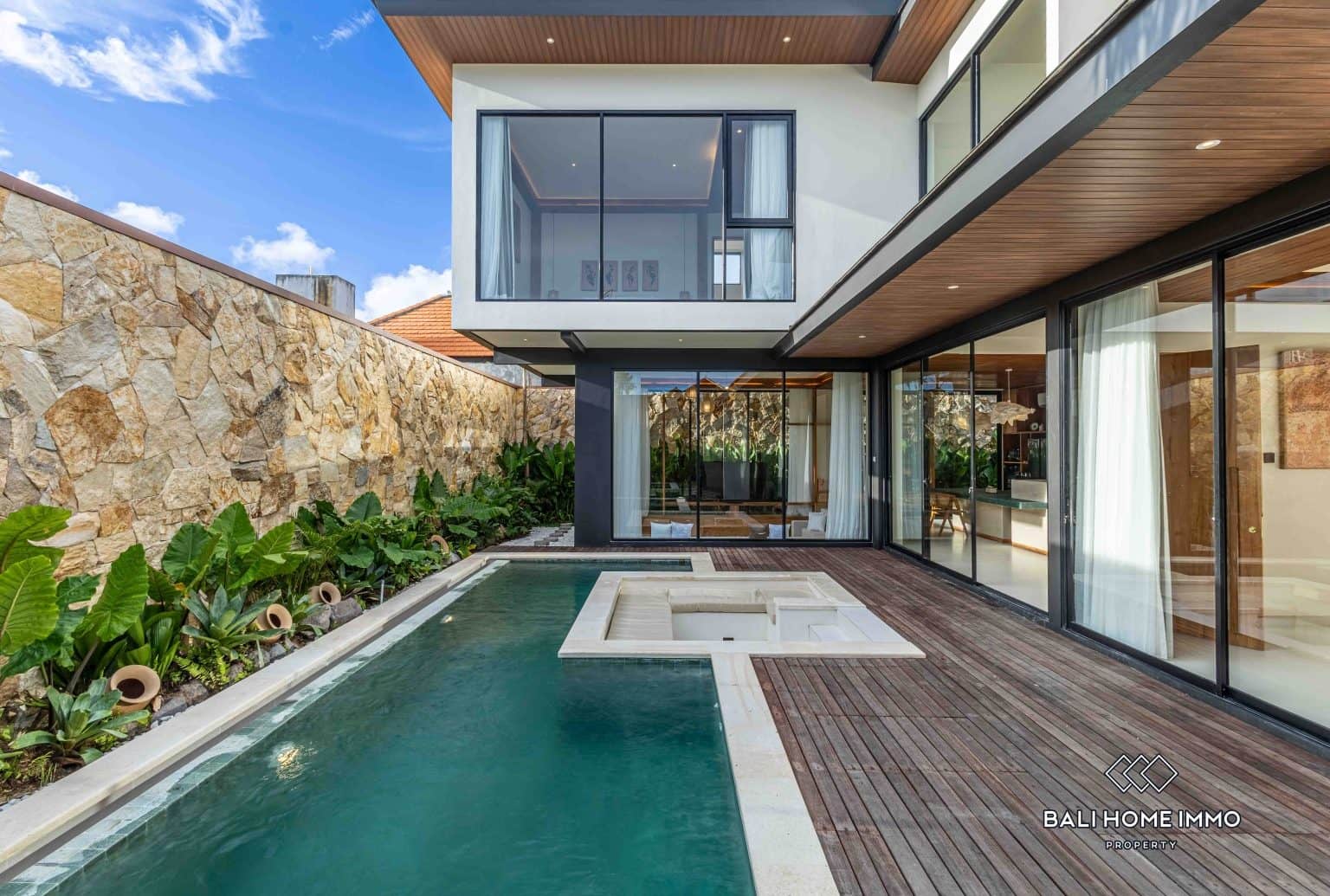 Brand New Residential 3 Bedroom Villa for Sale in Bali Seminyak