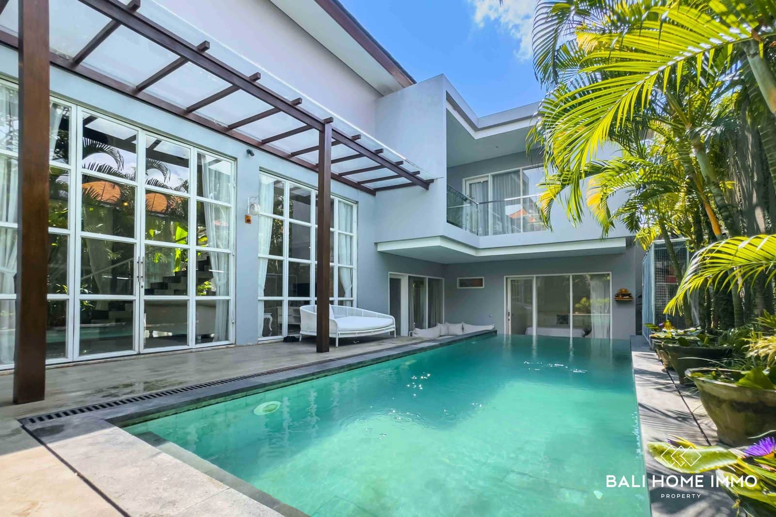 Beautiful 4 Bedroom villa for sale and rent in Bali Umalas