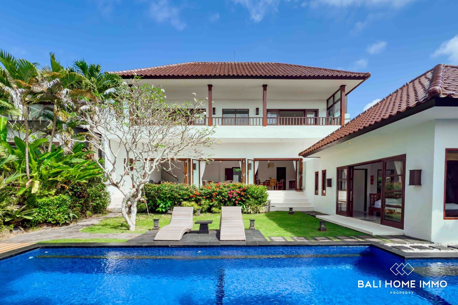 Beautiful 3 Bedrooms Villa with Ocean View for Sale Freehold in Ungasan