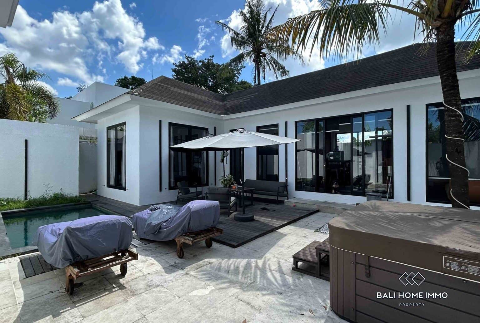 Villa with Mezzanine for Sale leasehold in Pererenan Tumbak Bayuh