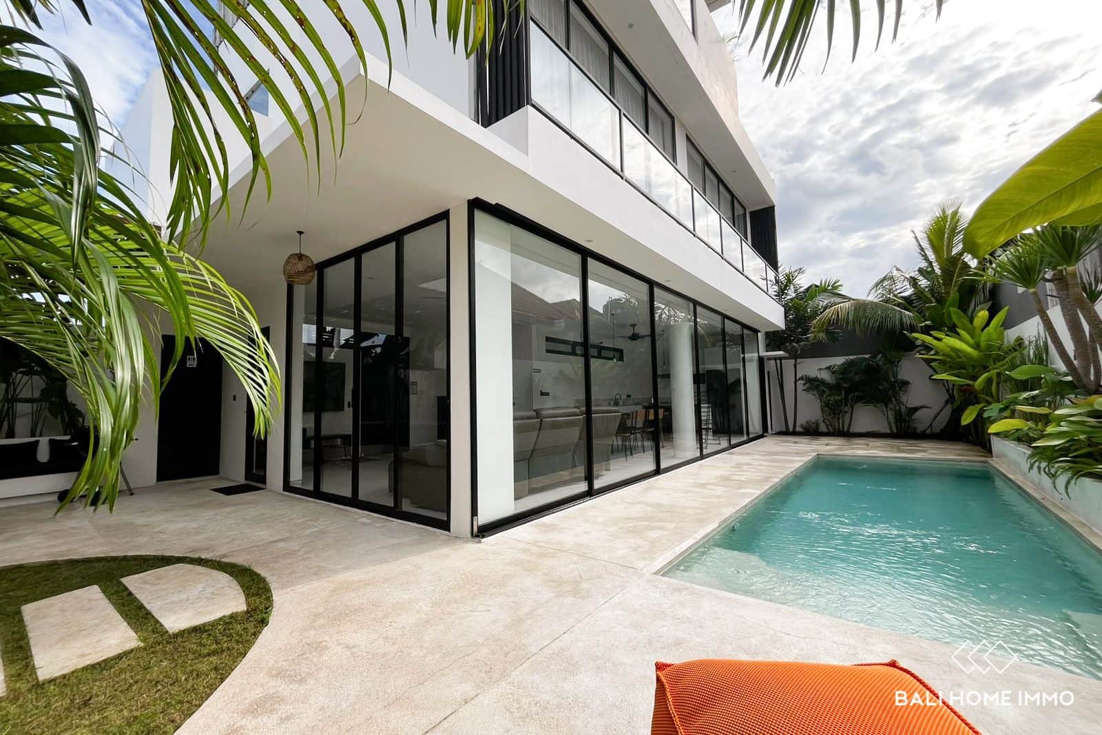 3+1 Bedroom Family Villa for sale leasehold in Umalas