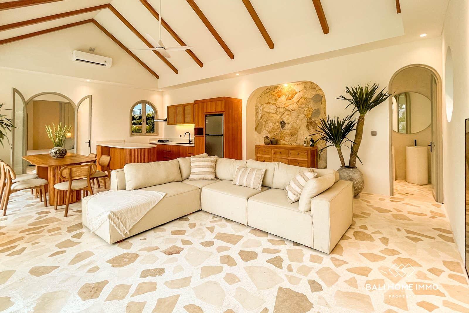 3-bedroom leasehold villa in Canggu — photo 3 of 5