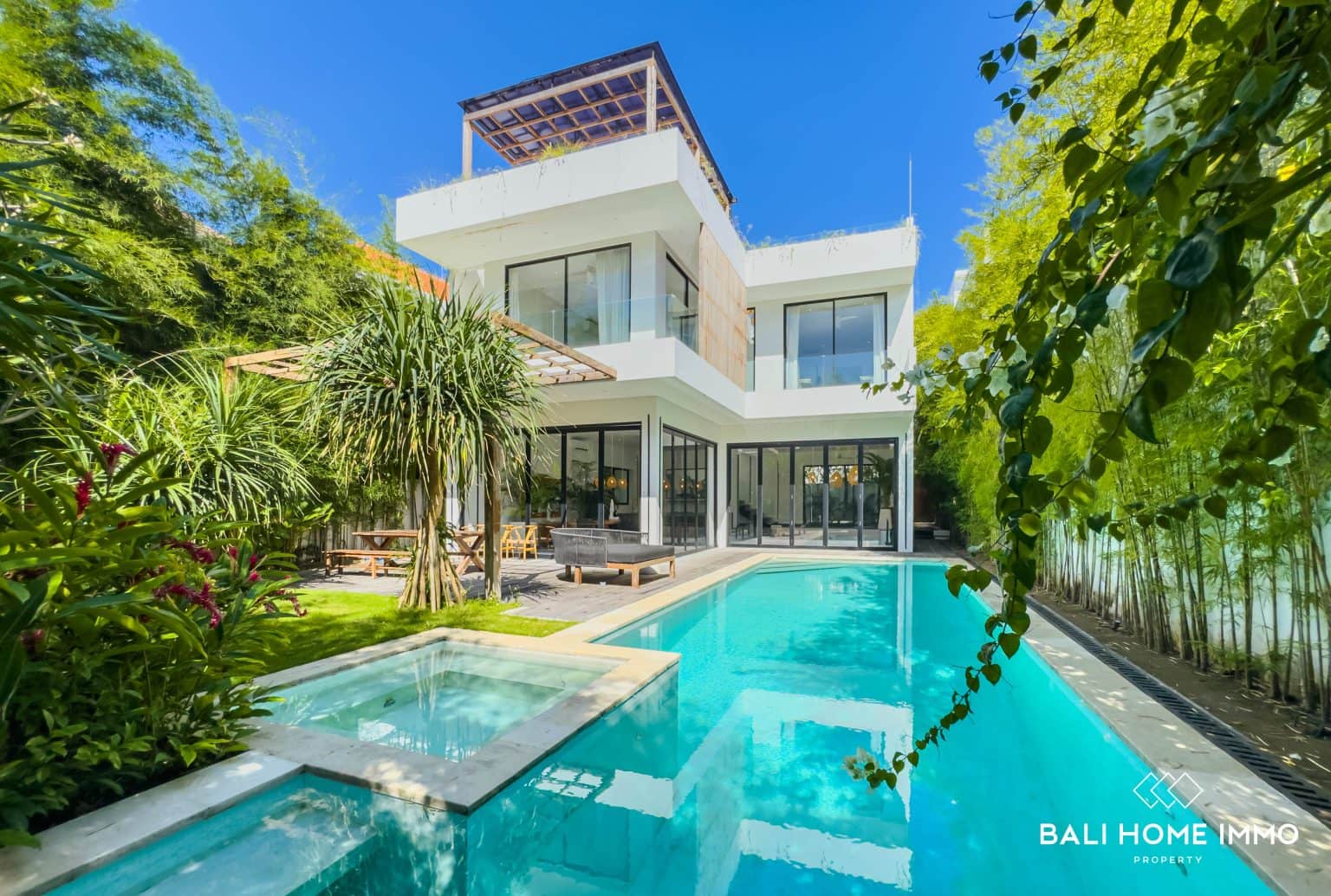Stunning 3 Bedroom Villa for Sale in Bali Pererenan Beachside