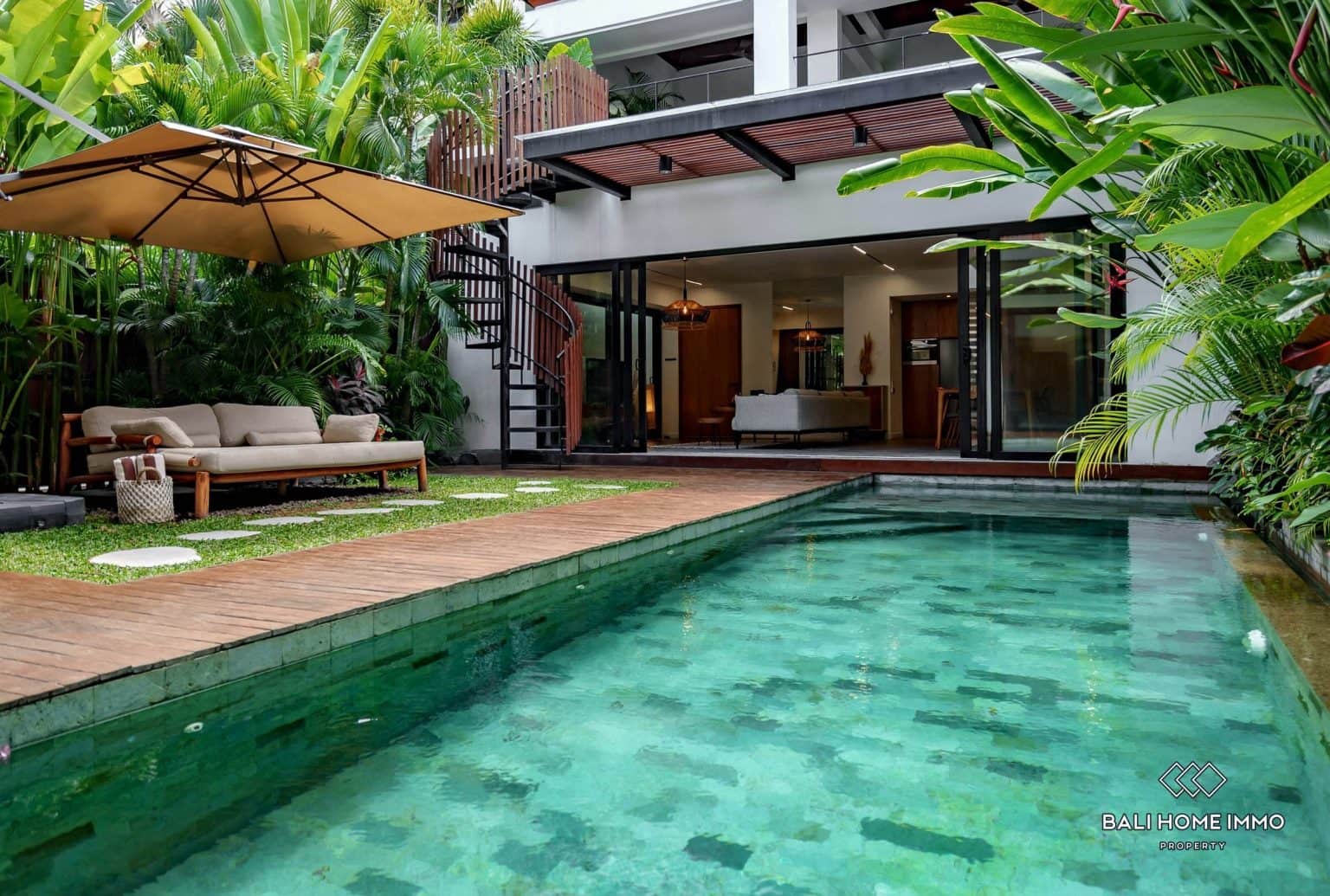 7 Bedroom Modern Villa for sale leasehold near Batu Bolong beach - RF6133A