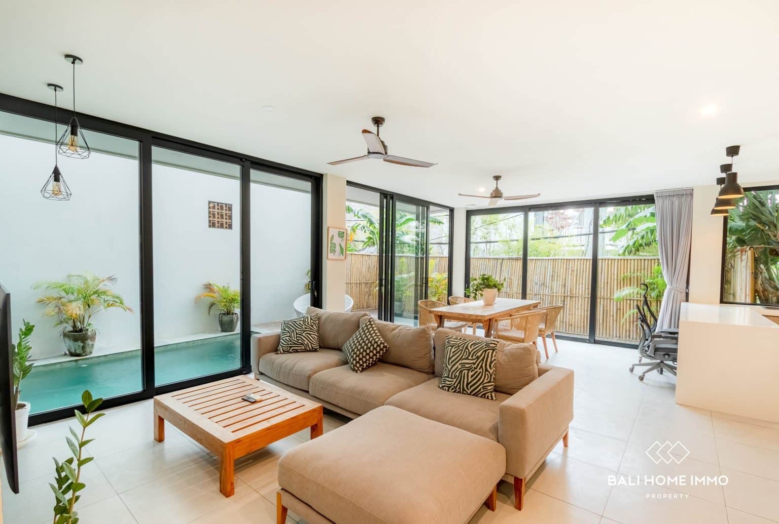 4-bedroom leasehold villa in Canggu — photo 3 of 5