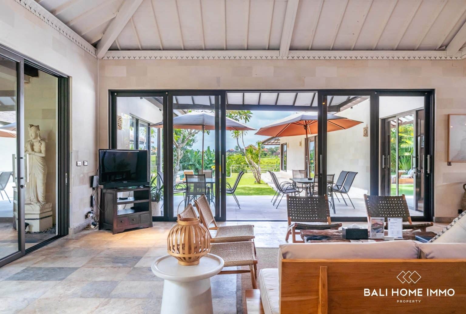 6-bedroom freehold villa in Canggu — photo 3 of 5