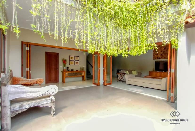 5-bedroom freehold villa in Seminyak — photo 2 of 5
