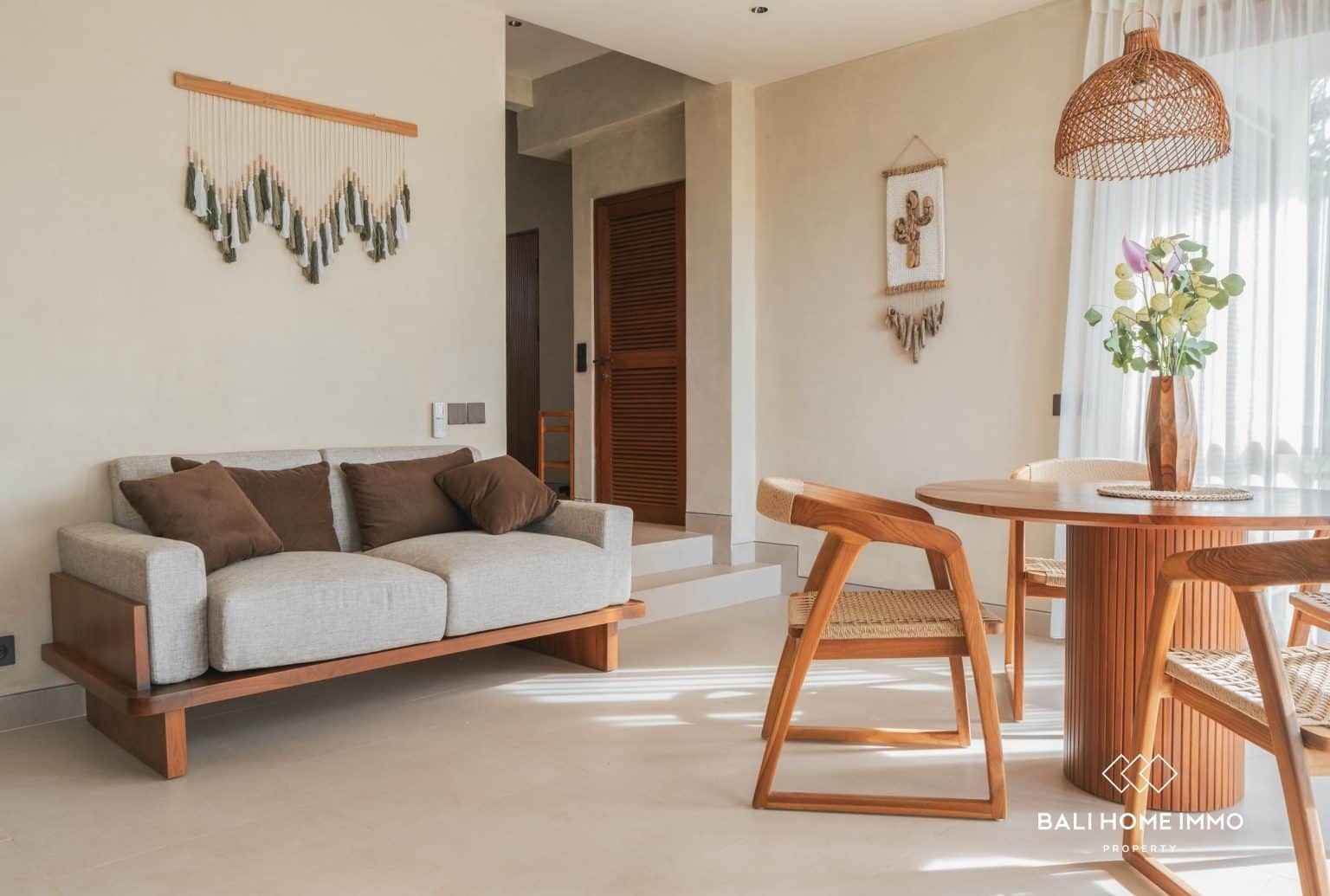 Modern 2 Bedroom Villa with Ricefield View For Sale in Babakan Canggu