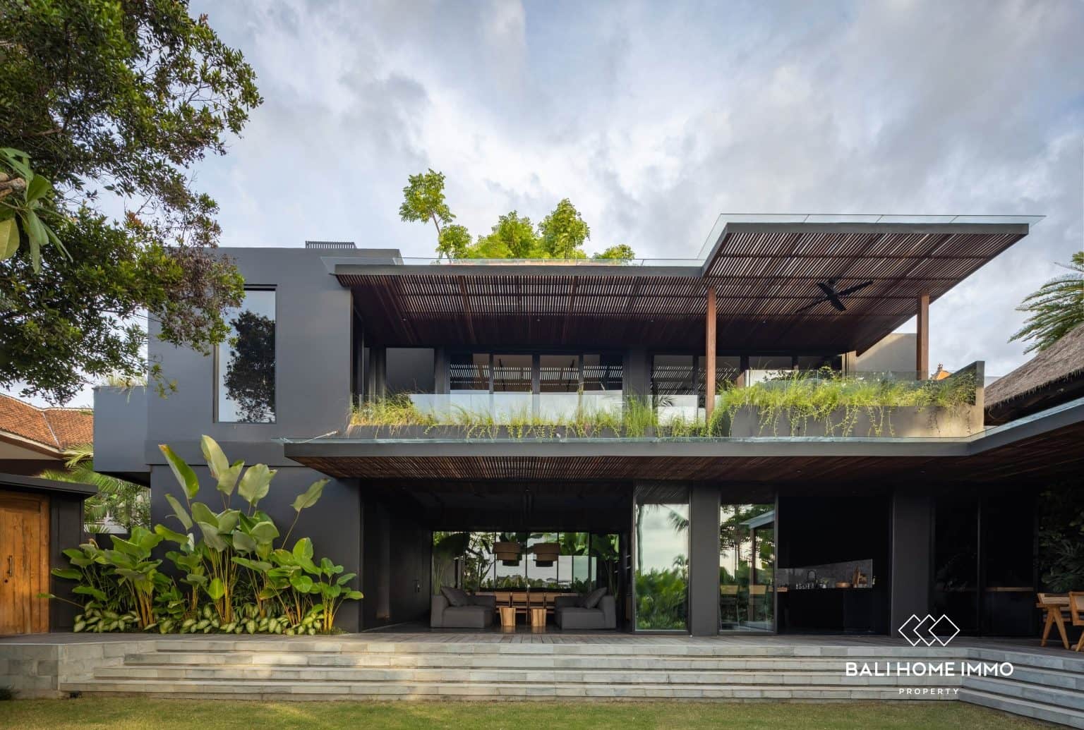 Elegant Modern 4 Bedroom Villa For Sale with Uninterrupted Rice Field Views in Batu Bolong