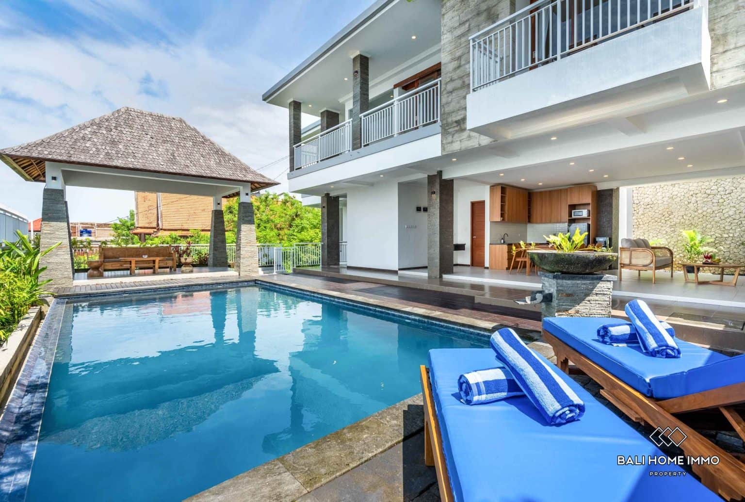 Newly Renovated Ocean View 4 Bedrooms Villa for Sale and Rent in Bali - Ungasan - Ad142a