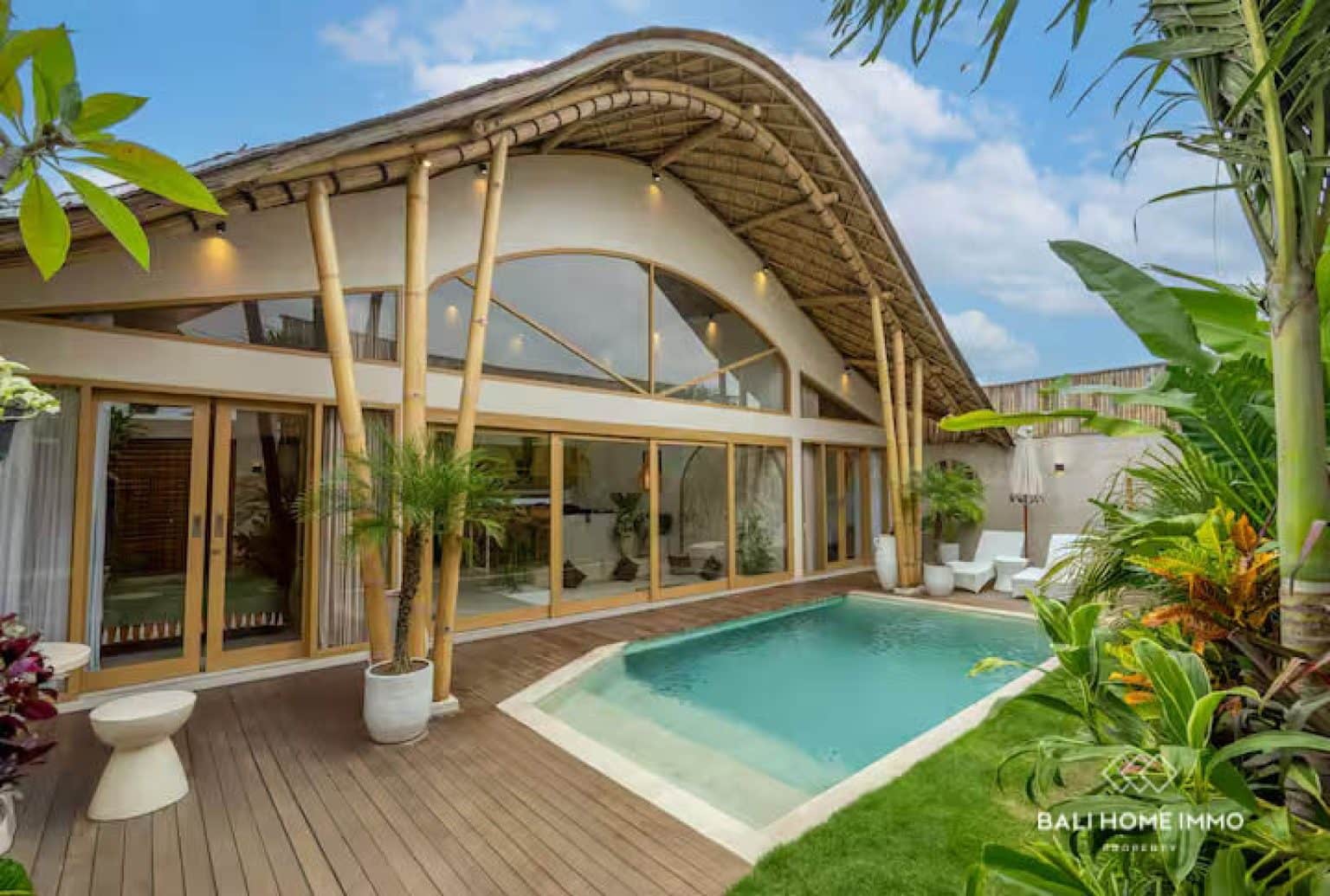 2 Bedroom Tropical Bamboo Villa For Sale in Canggu Berawa