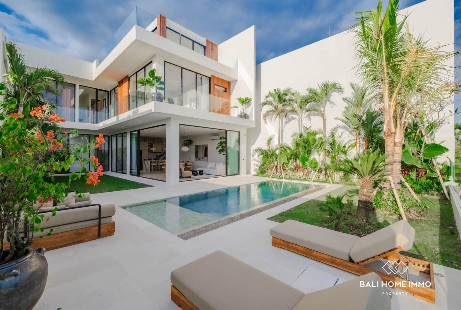 Modern 4 bedroom Villa with Rice Field & Sunset View for sale in Cemagi